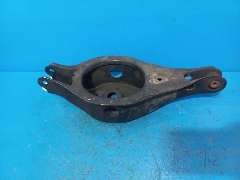 Рычаг подвески нижний Nissan Teana J31 2000-2007