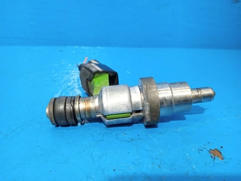 Форсунка топливная Toyota Avensis 2003-2009