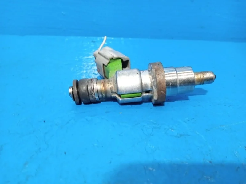 Форсунка топливная Toyota Avensis 2003-2009