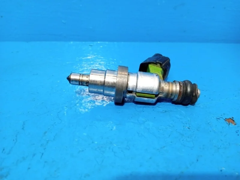 Форсунка топливная Toyota Avensis 2003-2009