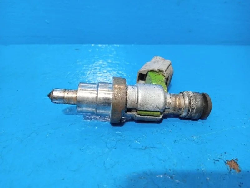 Форсунка топливная Toyota Avensis 2003-2009
