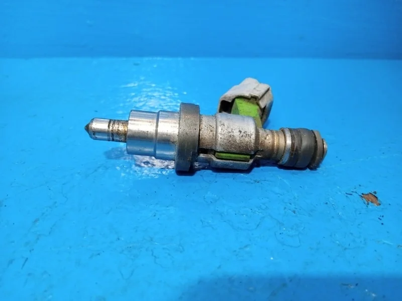 Форсунка топливная Toyota Avensis 2003-2009