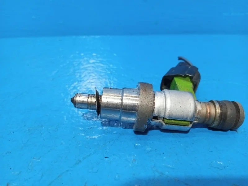 Форсунка топливная Toyota Avensis 2003-2009