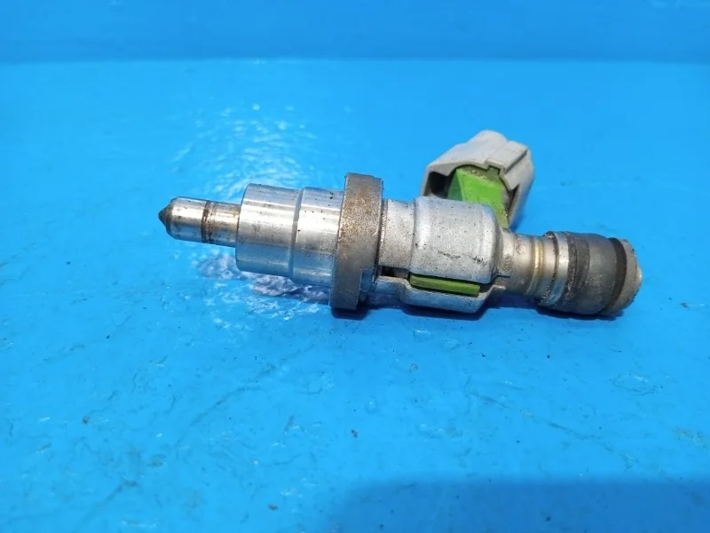 Форсунка топливная Toyota Avensis 2003-2009