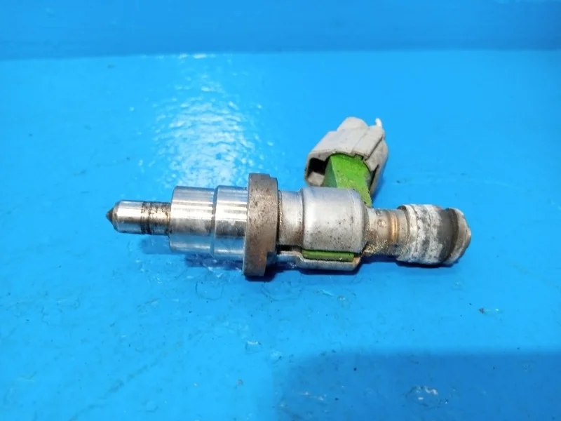 Форсунка топливная Toyota Avensis 2003-2009