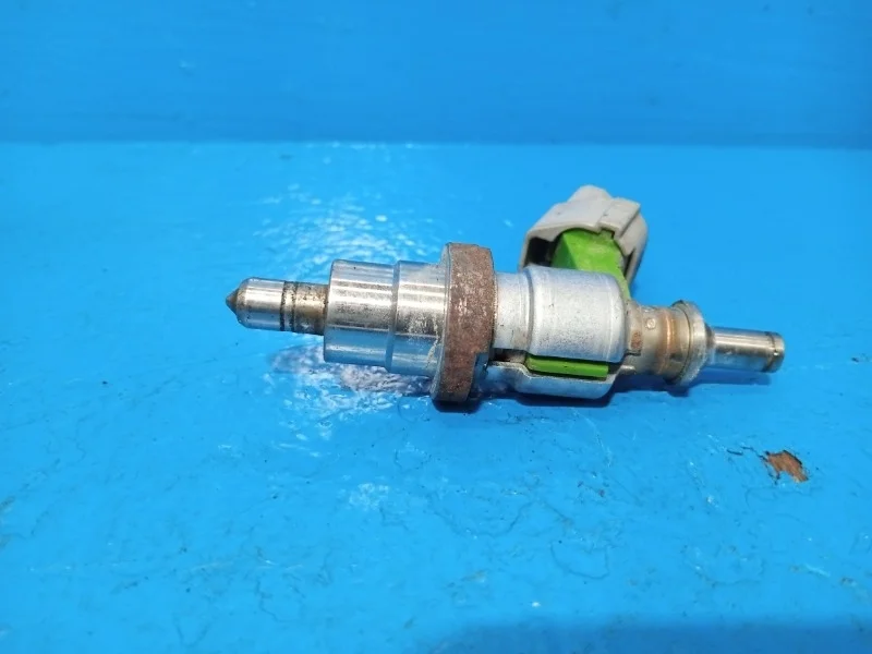 Форсунка топливная Toyota Avensis 2003-2009