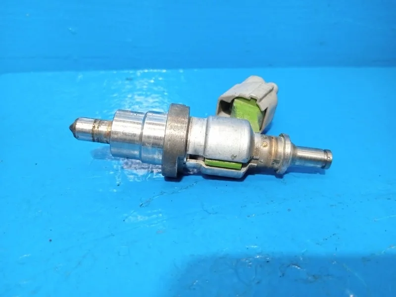 Форсунка топливная Toyota Avensis 2003-2009