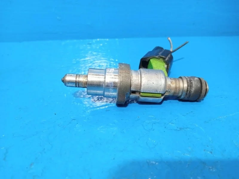 Форсунка топливная Toyota Avensis 2003-2009