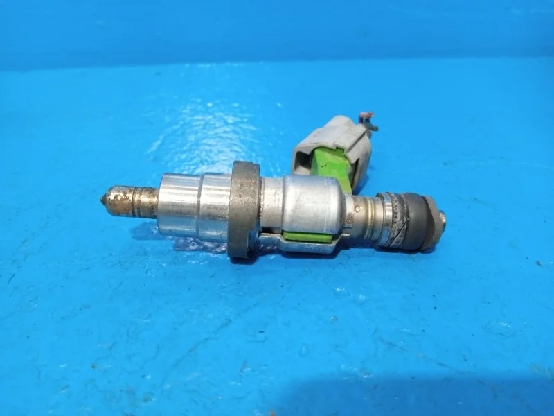 Форсунка топливная Toyota Avensis 2003-2009