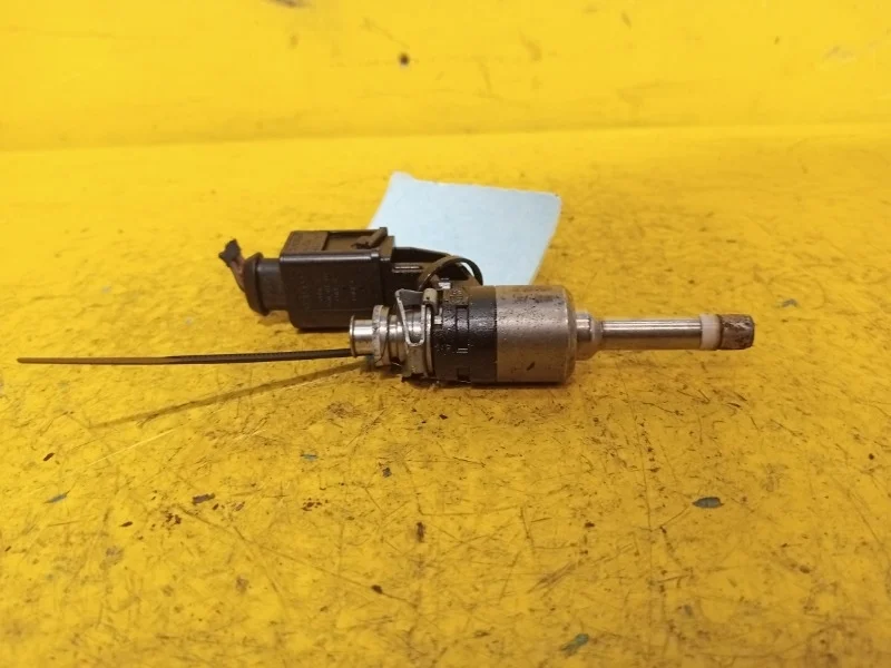 Форсунка топливная Volkswagen Tiguan, Touran, Golf 2008-2016