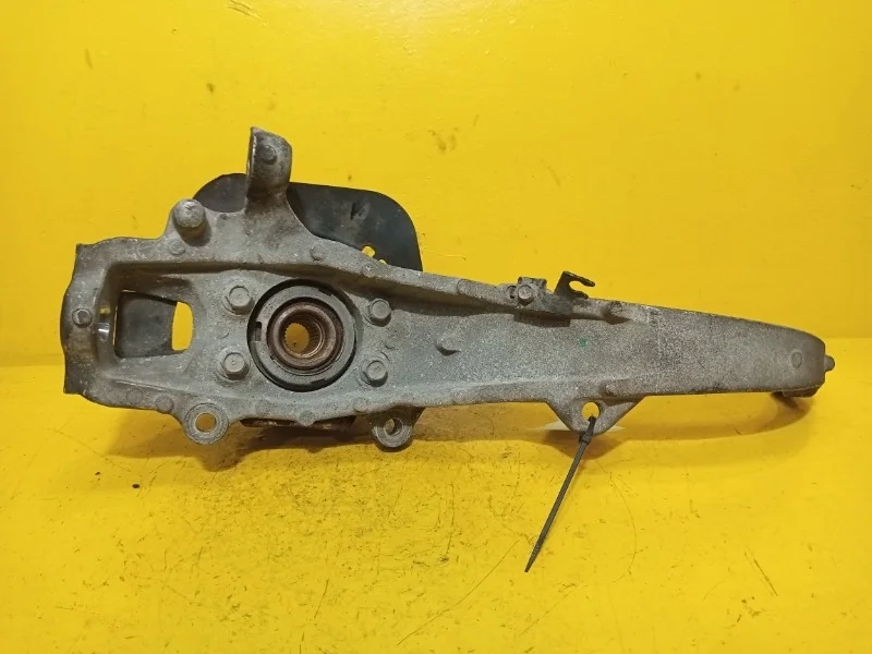 Кулак поворотный Infiniti FX 2008-2012