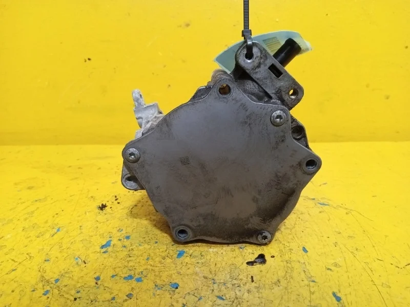 Насос вакуумный Audi A4 2007-2015