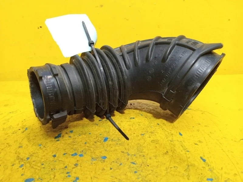 Патрубок воздушного фильтра Audi A4 2007-2015