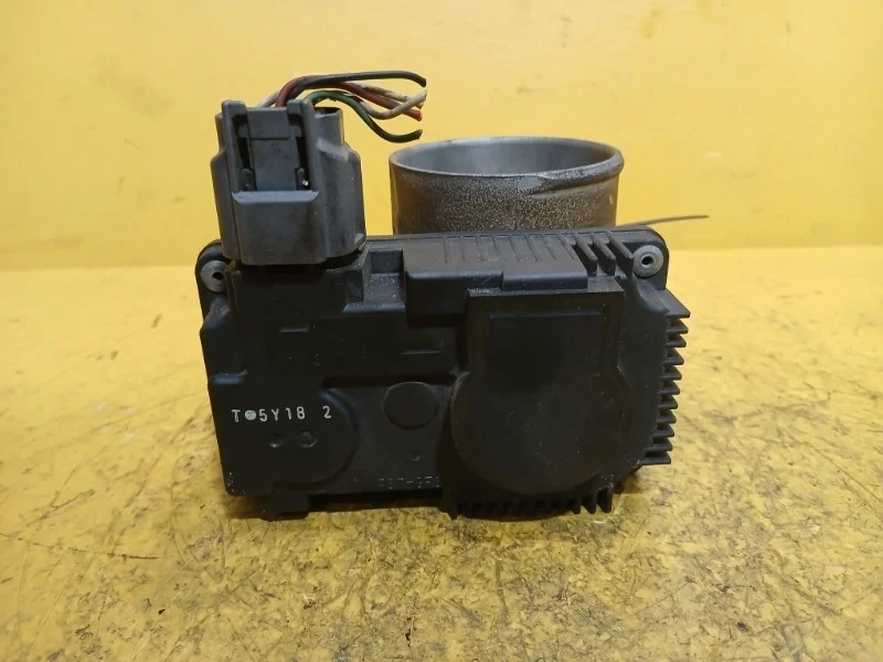 Дроссельная заслонка Nissan Teana J31 2003-2008