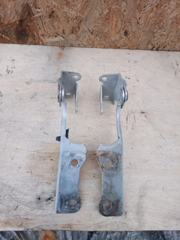 Петля капота Hyundai Tucson