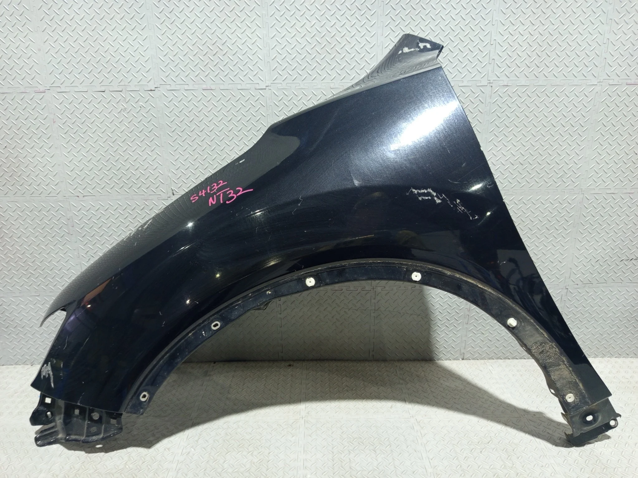 КРЫЛО NISSAN ROGUE X-TRAIL HNT32 HT32 NT32 T32 F31014CCMA ПЕРЕДНЕЕ ЛЕВОЕ черный, G41 S4132