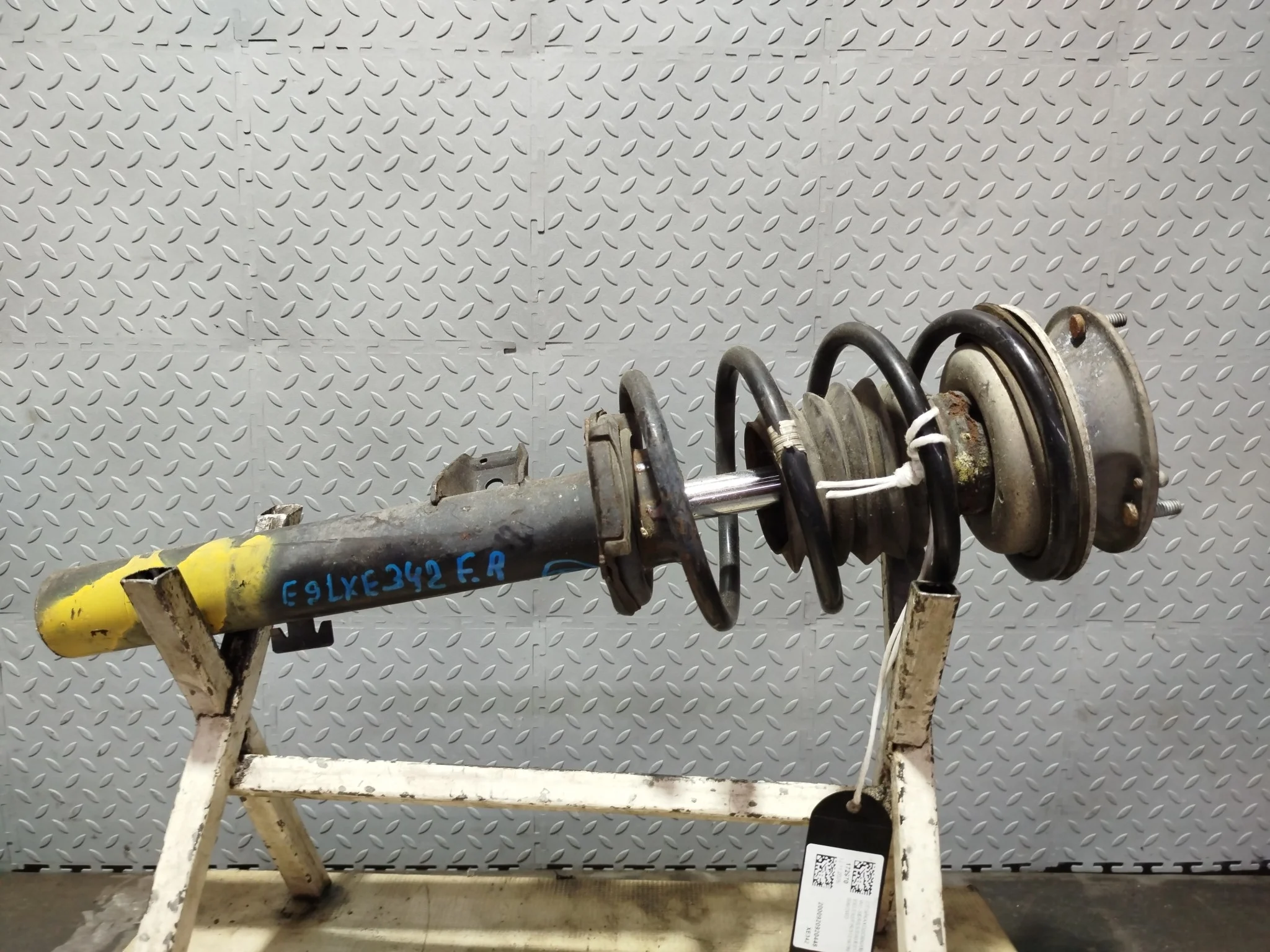 СТОЙКА ХОДОВКИ BMW 3-SERIES E90 E91 E92 E93 ПЕРЕДНЯЯ ПРАВАЯ 31316786006 2WD XE342