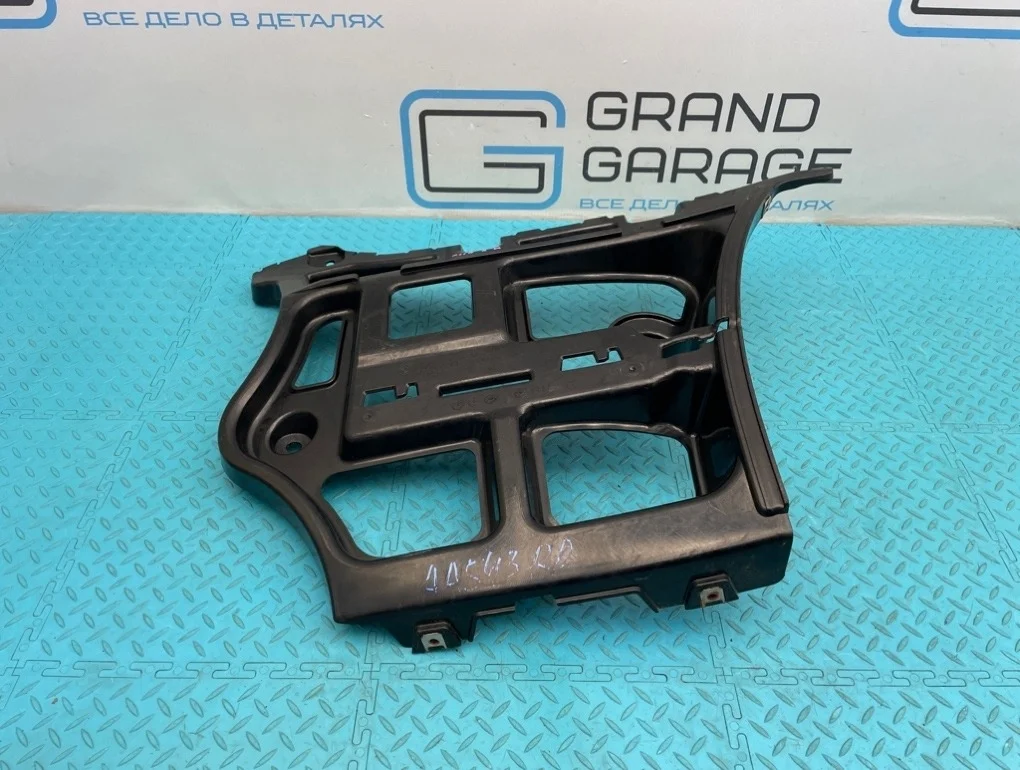 Кронштейн бампера Bmw 3-Series 2006 51127058520 E90 N46B20B 2.0, задний правый