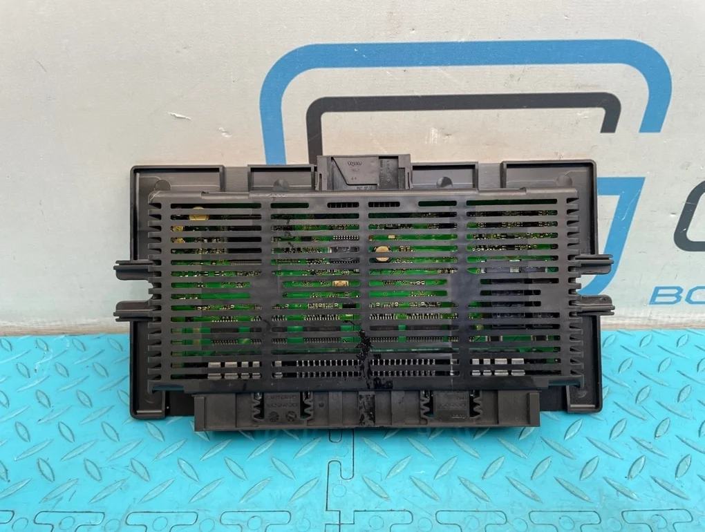 Блок электронный Bmw 3-Series 2006 61359128184 E90 N46B20B 2.0