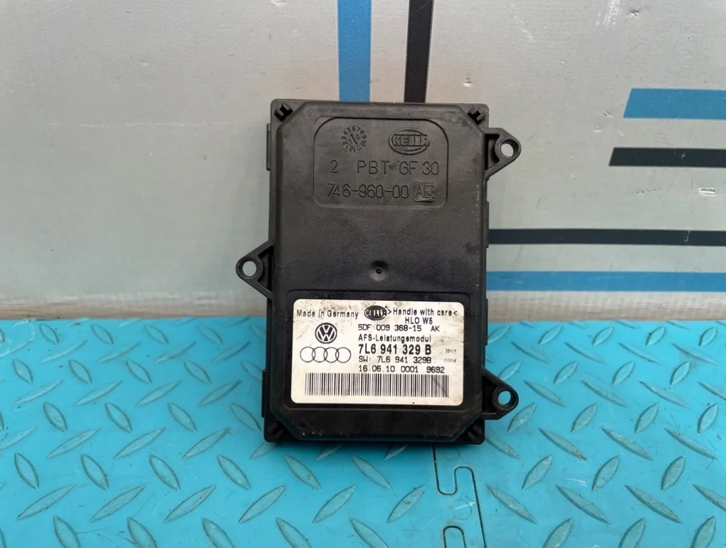 Блок фар Volkswagen Tiguan 2010 7L6941329B 5N1 CCZC 2.0