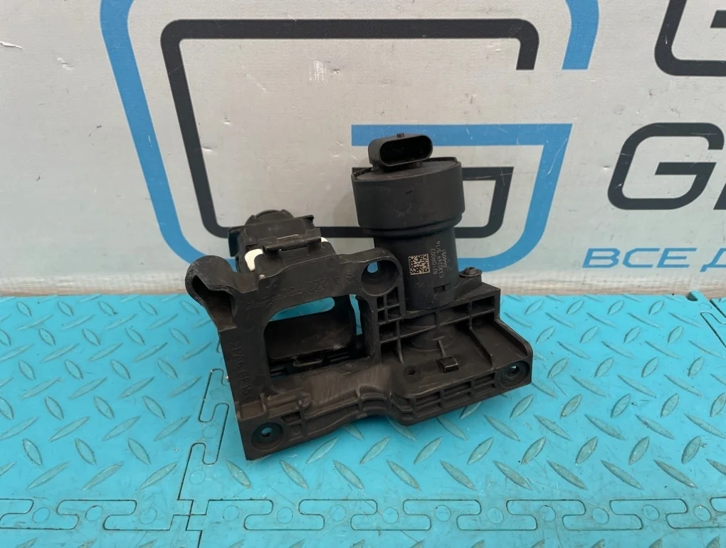 Кронштейн Mercedes-Benz S-Class 2013 A2227500214 W222 278.929 4.7, передний