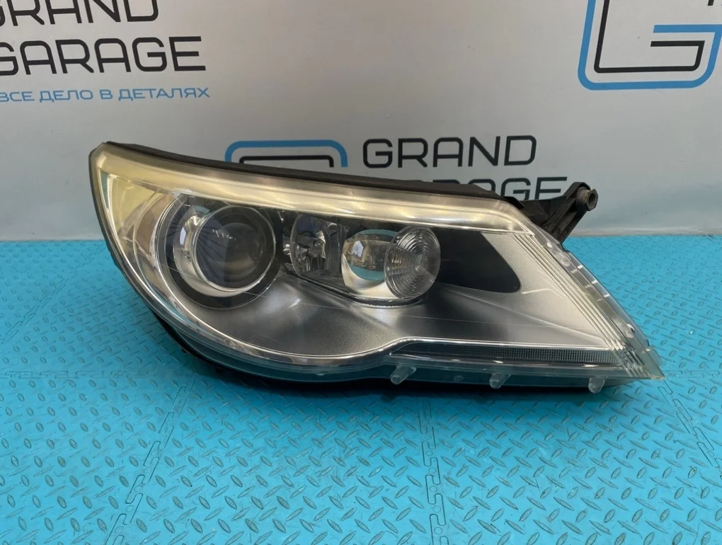 Фара Volkswagen Tiguan 2010 5N2941040H 5N1 CCZC 2.0, правая