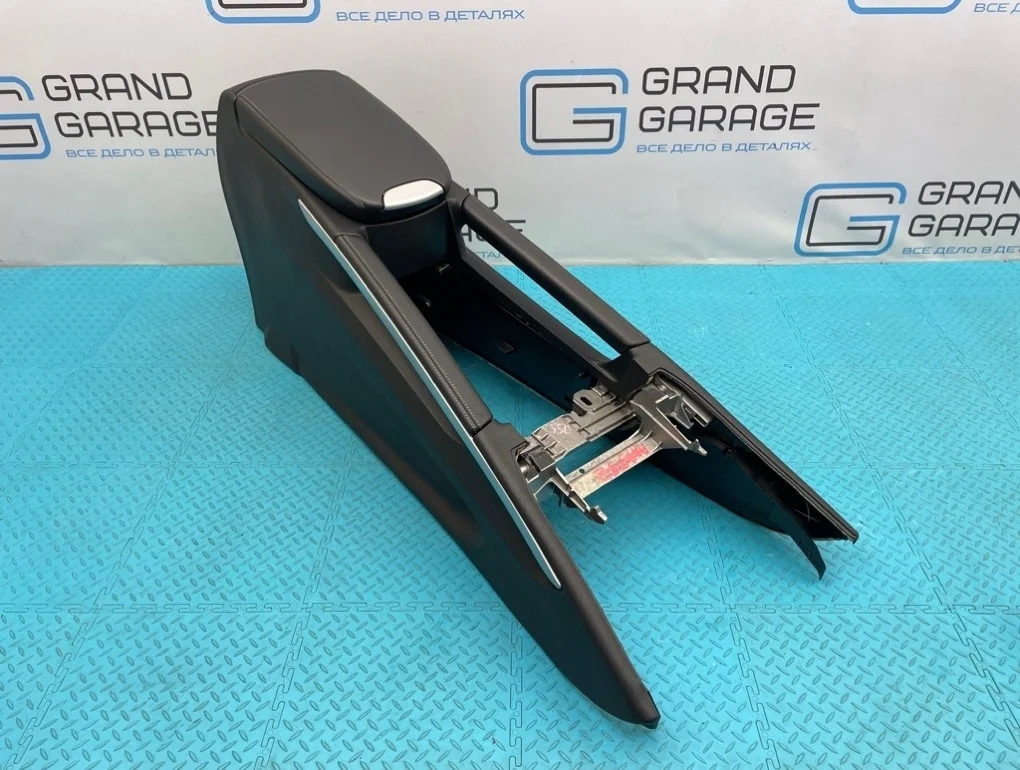 Подлокотник Mercedes-Benz Gl-Class 2011 A1646801052 X164 642.820 3.0