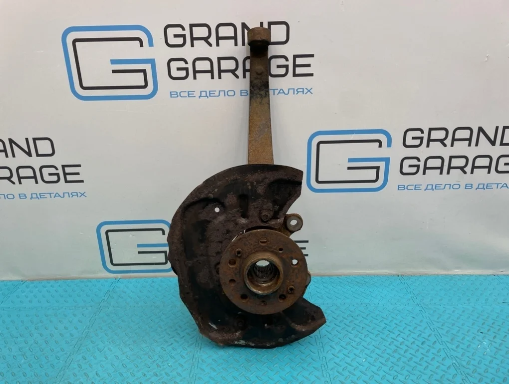 Кулак Mercedes-Benz Ml-Class 2006 A1643301320 W164 642.940 3.0, передний левый