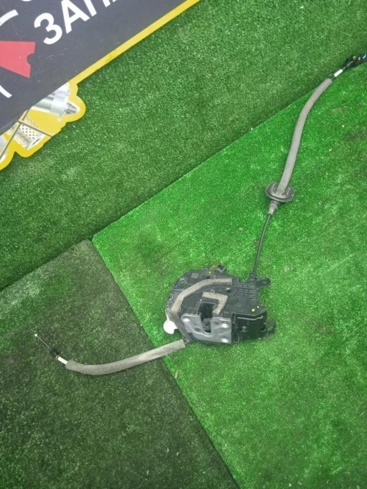 Замок двери Renault Arkana 2021 805032101R XJC H4M441, передний левый