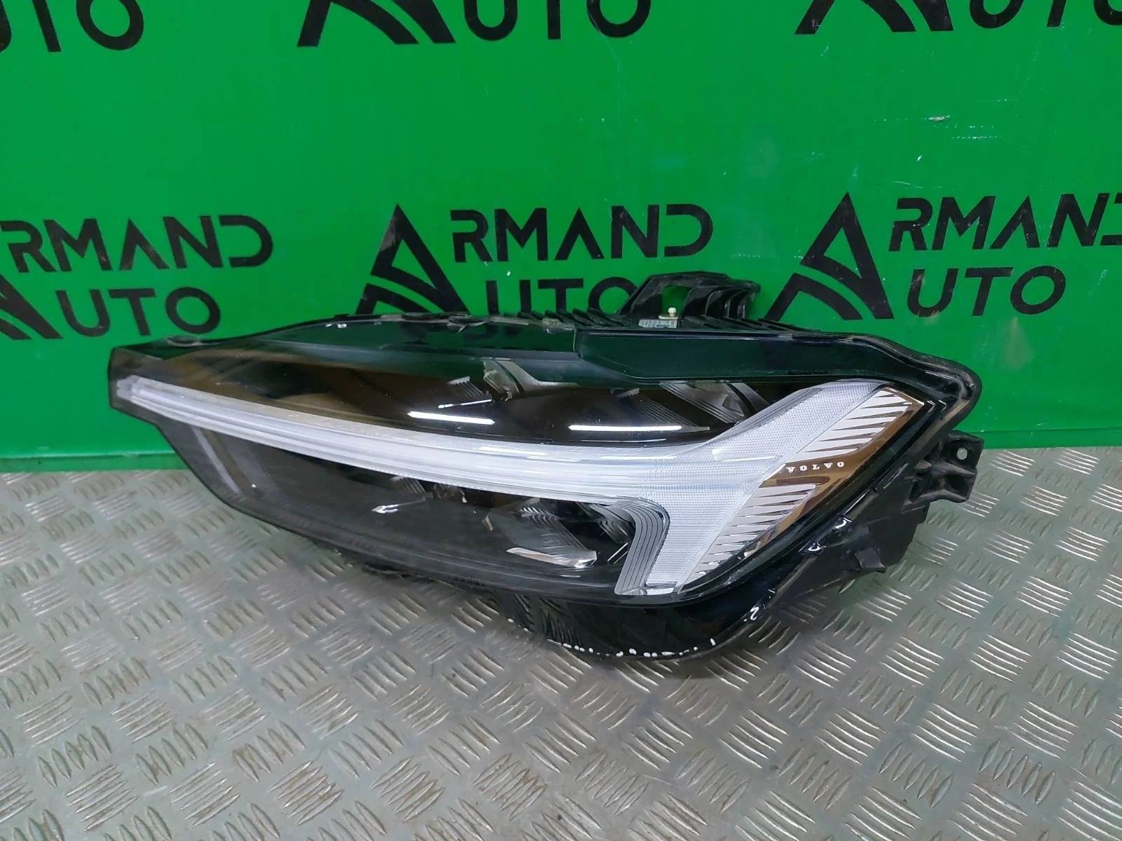 Фара VOLVO XC60 2017-нв
