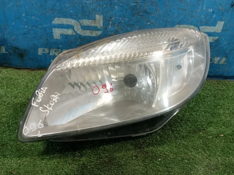 Фара передняя левая Skoda Fabia BZG 2007-2015