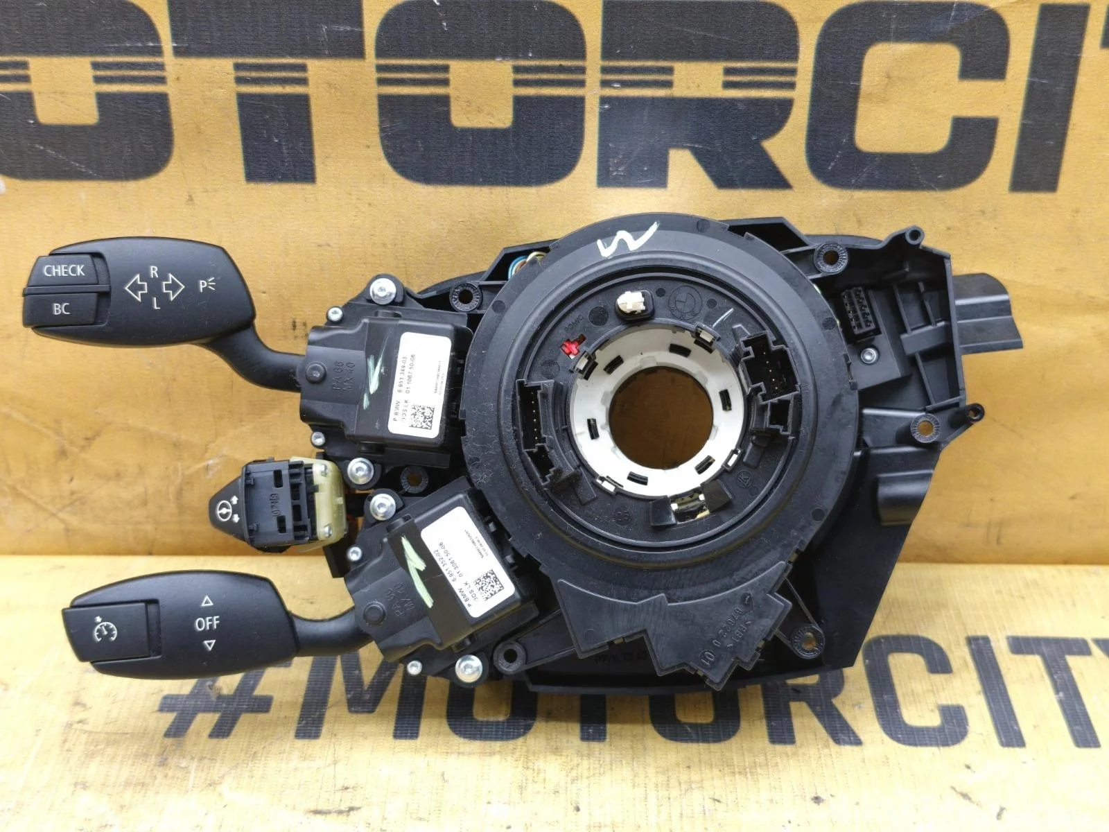 Переключатель подрулевой BMW 525i 2008 E60