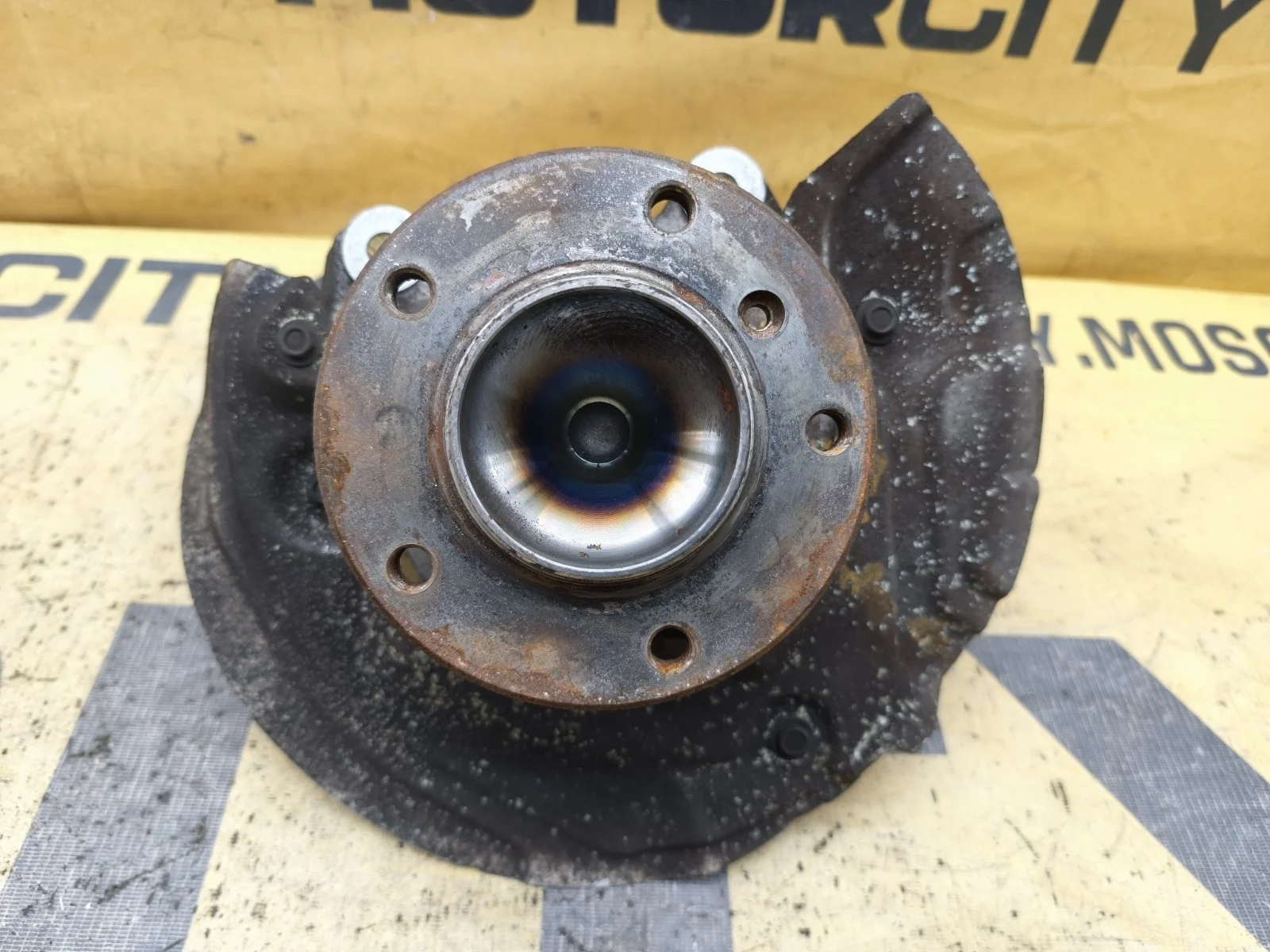 Кулак поворотный BMW 323i 2006 E90