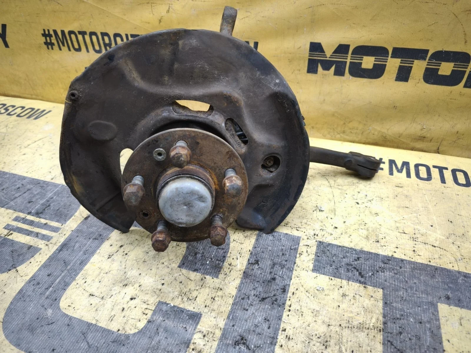 Кулак поворотный Mercedes-Benz -Class W140