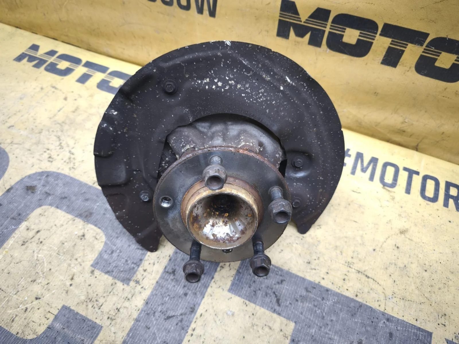 Кулак поворотный BMW 323i 2007 E90