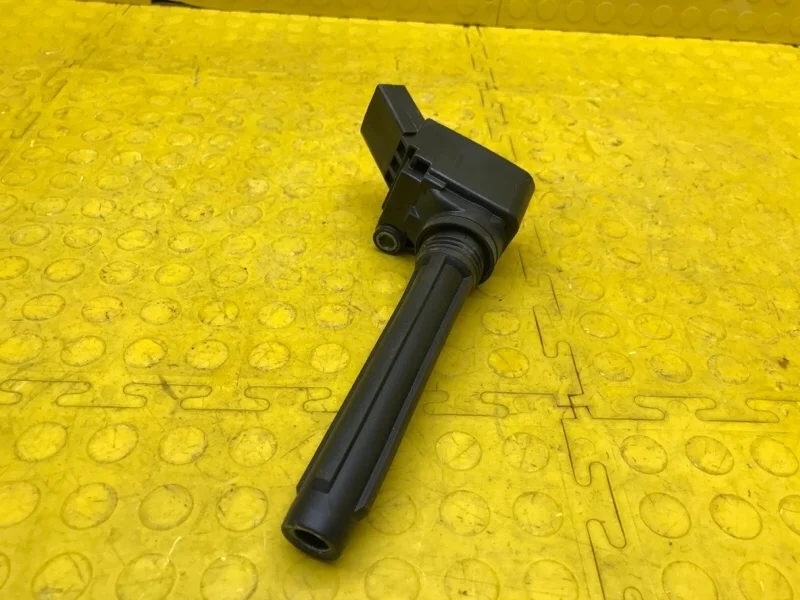 Катушка зажигания Skoda Octavia 2018 06L905110F 5E3 CJS 298666