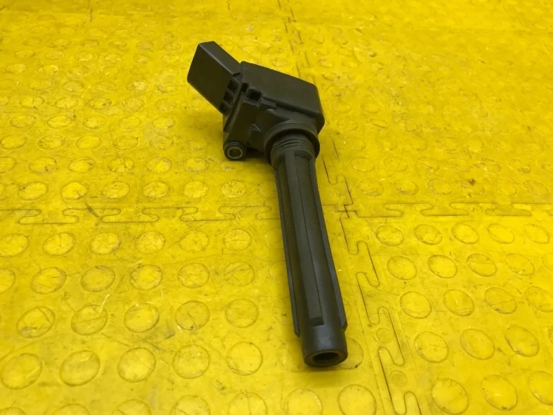 Катушка зажигания Skoda Octavia 2018 06L905110F 5E3 CJS 298666