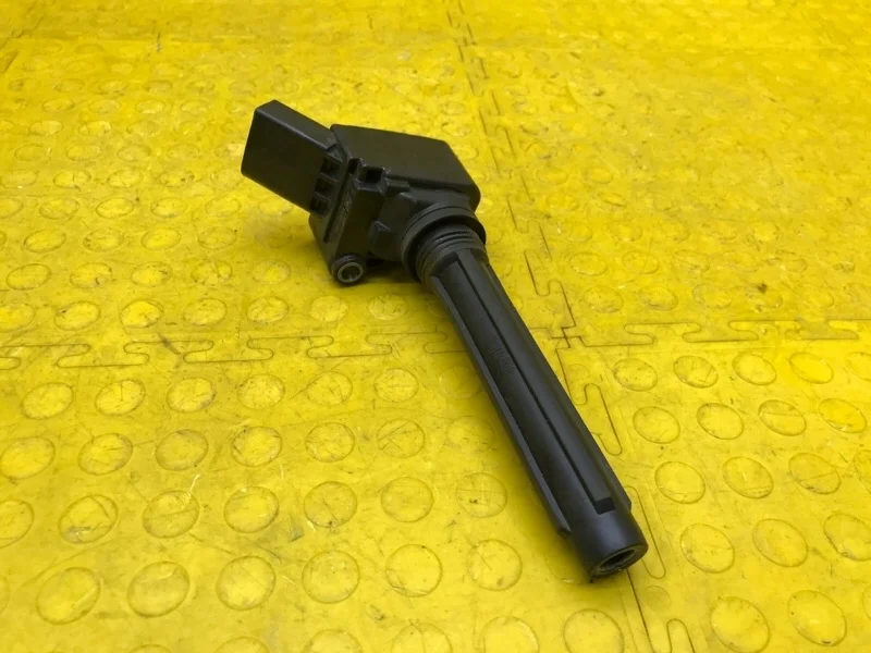 Катушка зажигания Skoda Octavia 2018 06L905110F 5E3 CJS 298666