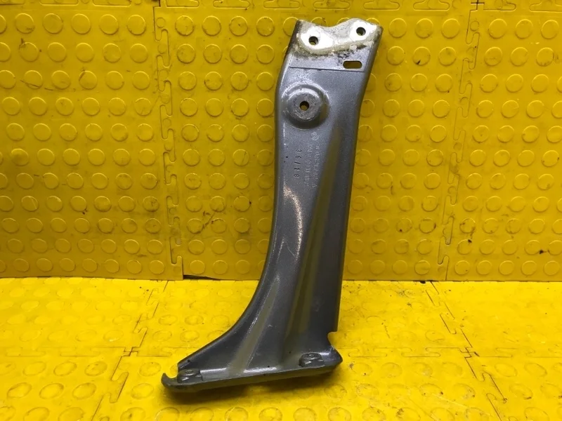 Кронштейн крыла Skoda Octavia 2018 5E0821142A 5E3 CJS 298666, передний правый