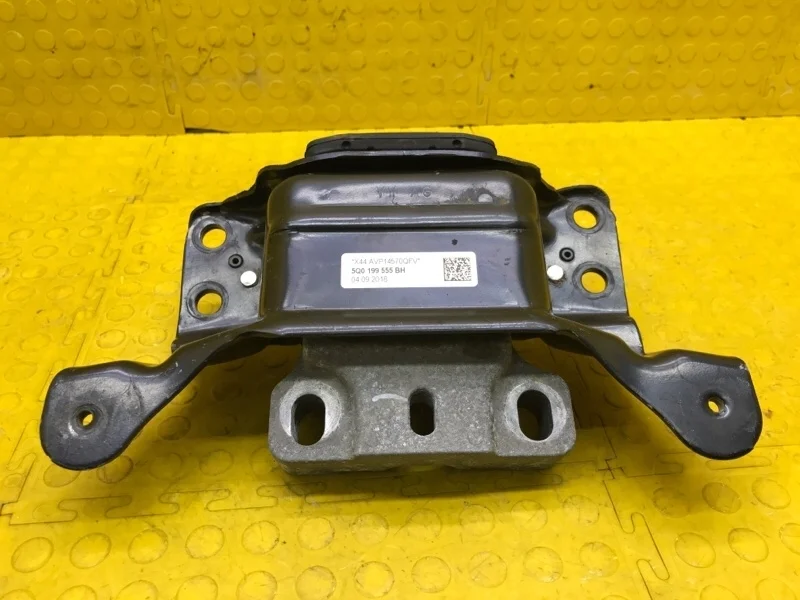 Опора КПП Skoda Octavia 2018 5Q0199555S 5E3 CJS 298666