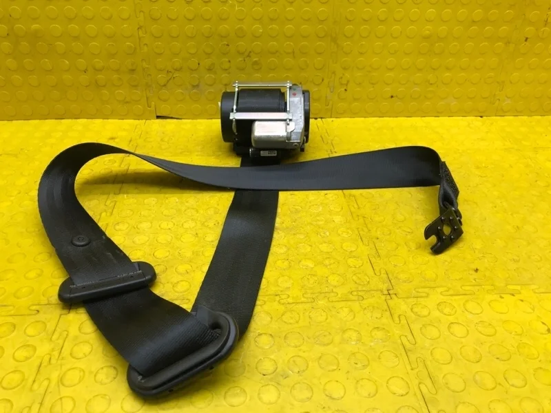 Ремень безопасности Skoda Octavia 2018 5EU857702ARAA 5E3 CJS 298666, передний правый