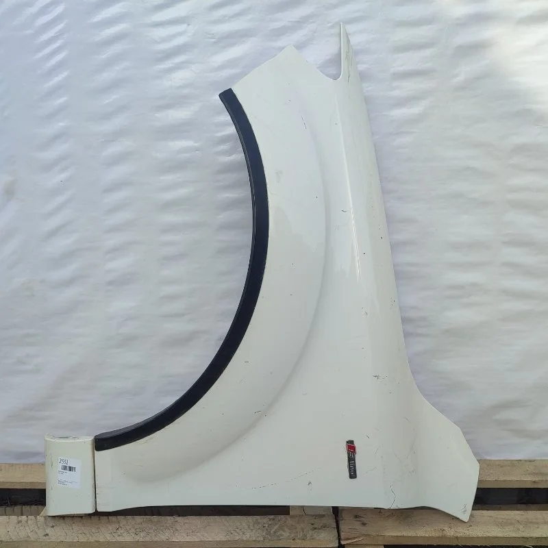 Крыло Audi Q7 4L0821101 4L, переднее левое