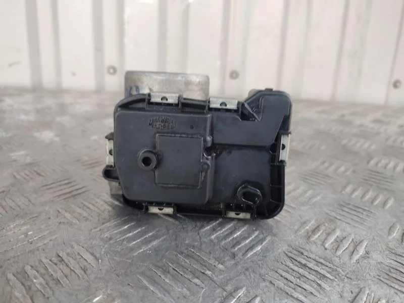 Дроссельная заслонка Volkswagen Jetta 03F133062 CBZ