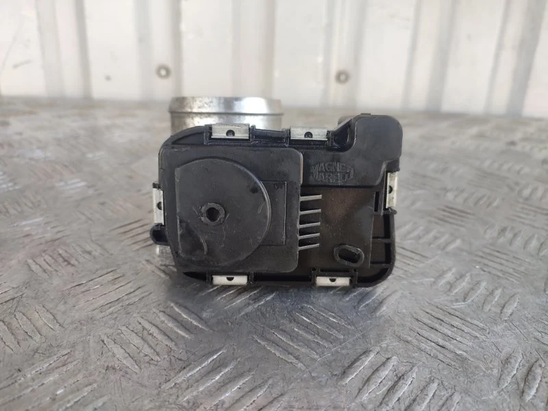 Дроссельная заслонка Volkswagen Golf 2012 03C133062D CAV