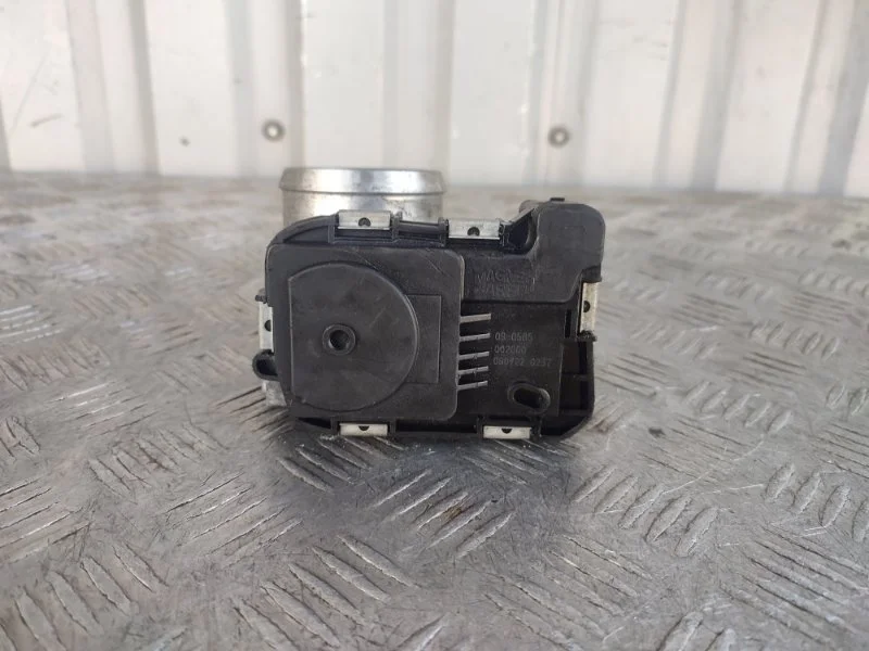 Дроссельная заслонка Volkswagen Golf 2012 03C133062D CAV