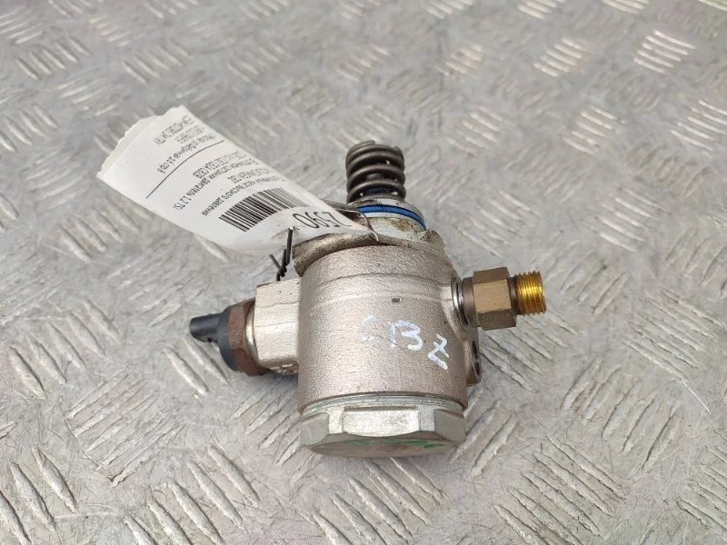 Топливный насос высокого давления Volkswagen Passat 03C127026D CBZ
