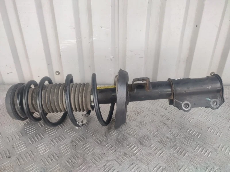 Стойка подвески Chevrolet Cruze 133331988 J300, передняя левая