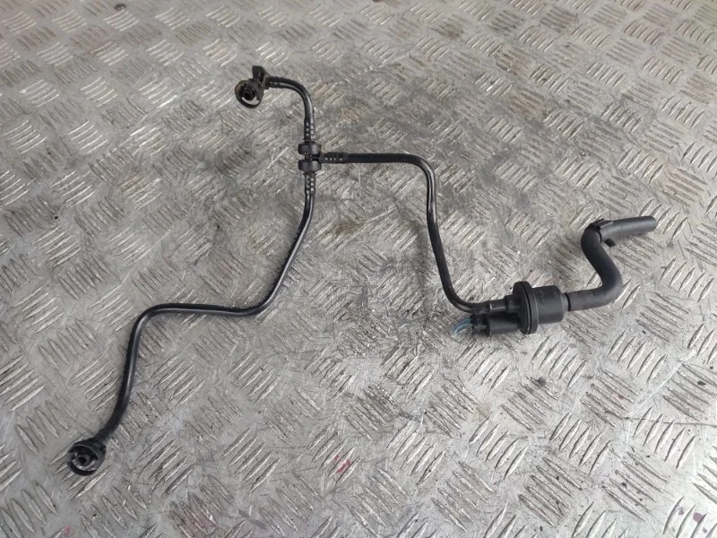 Трубка вакуумная Skoda Yeti 2012 03F133366C 5L CBZ