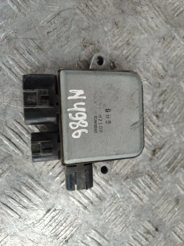 Блок управления вентилятором Nissan Qashqai 21493EH10A J10 MR20