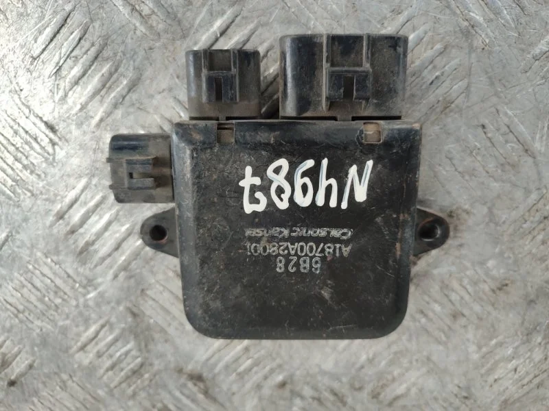 Блок управления вентилятором Nissan Qashqai 21493EH10A J10 MR20